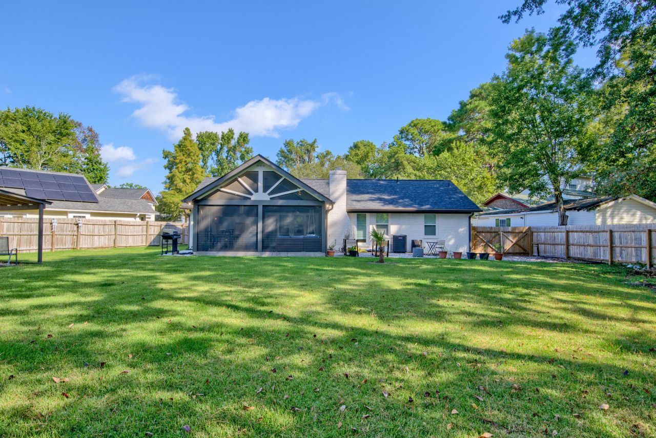 109 Sundance Court Photo 44