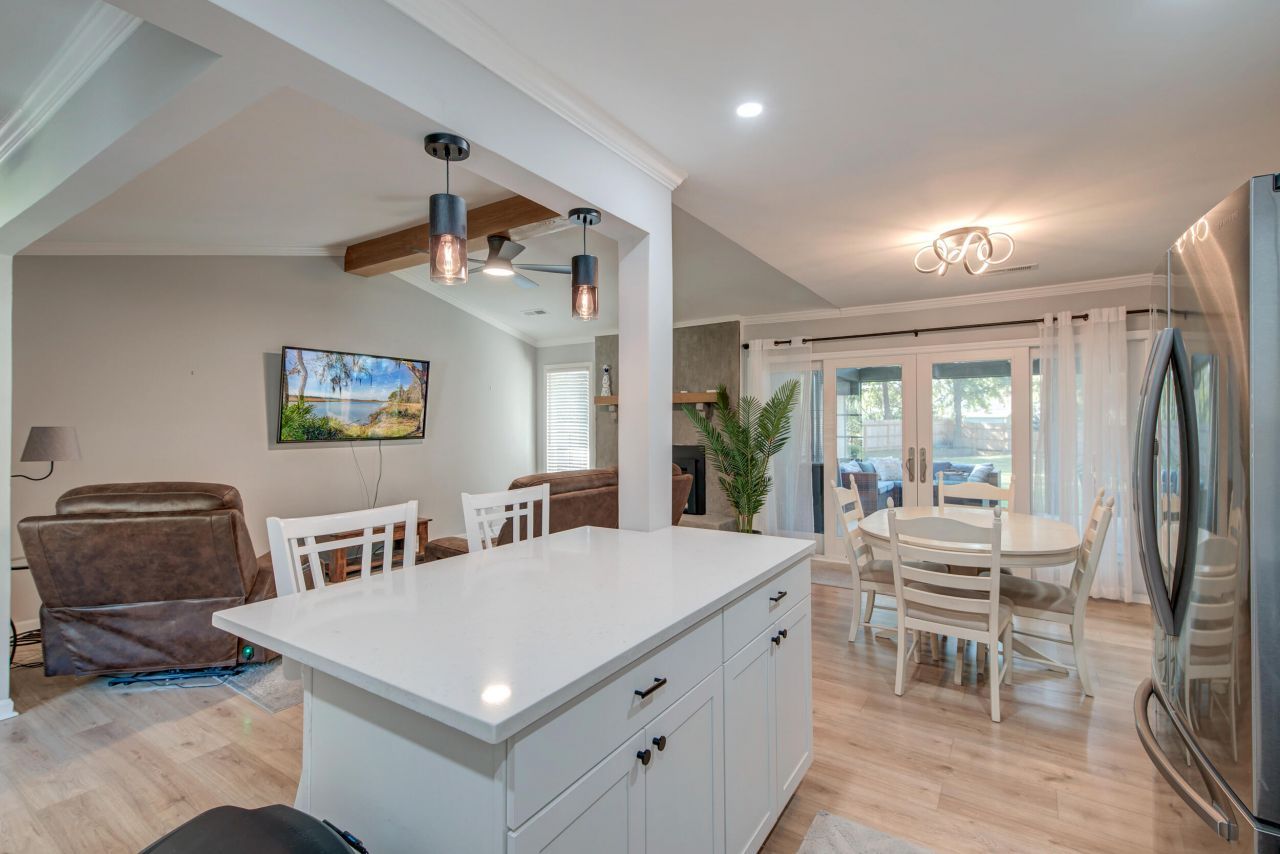 109 Sundance Court Photo 7