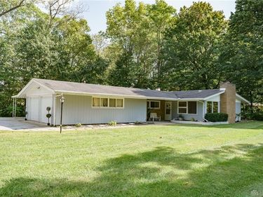 3110 Beech Hill Drive, Sugarcreek Township, OH 45370