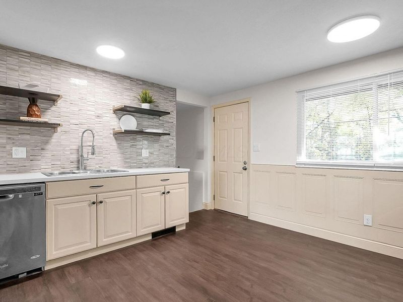 1836 Penfield Court S, Columbus, OH 43227 Photo 12