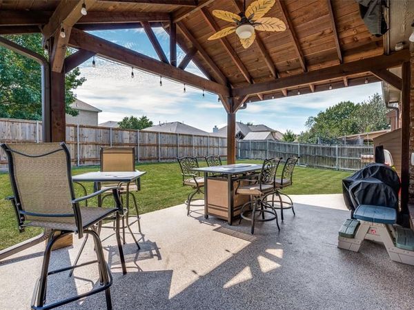 305 Ravenna Road, Lake Dallas, TX 75065