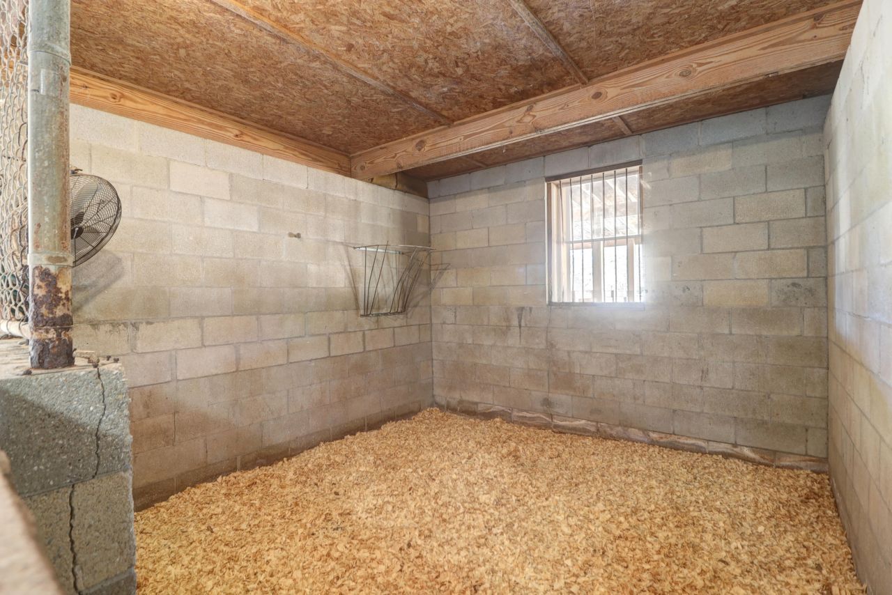 274 Campbell Road Photo 14