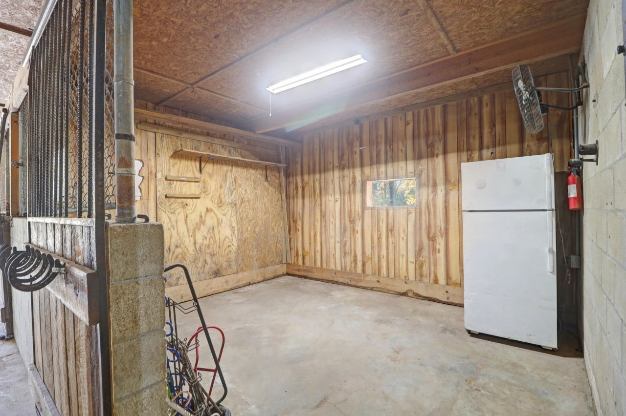 274 Campbell Road Photo 16