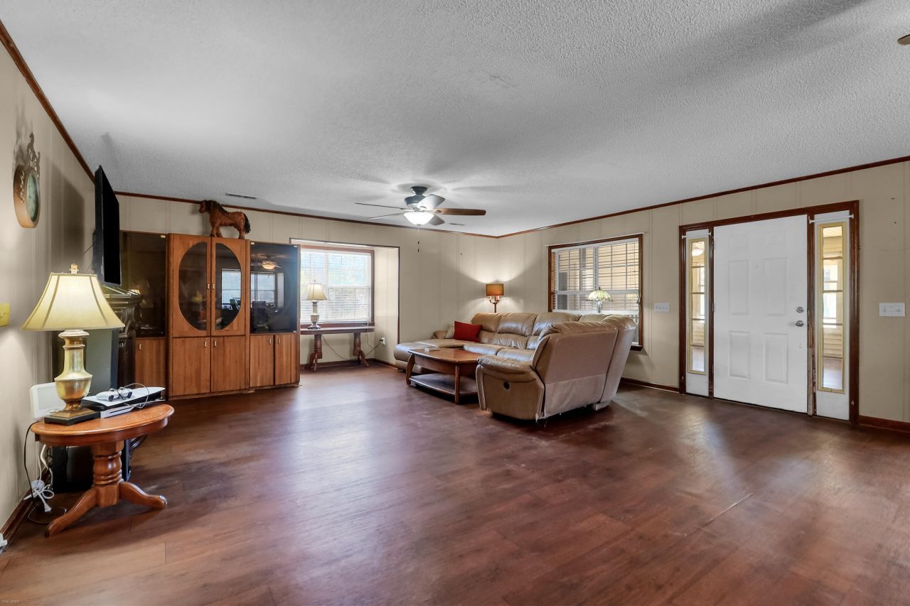 274 Campbell Road Photo 38