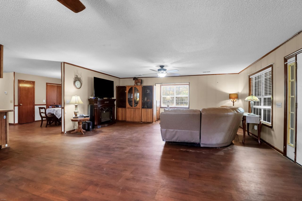 274 Campbell Road Photo 39