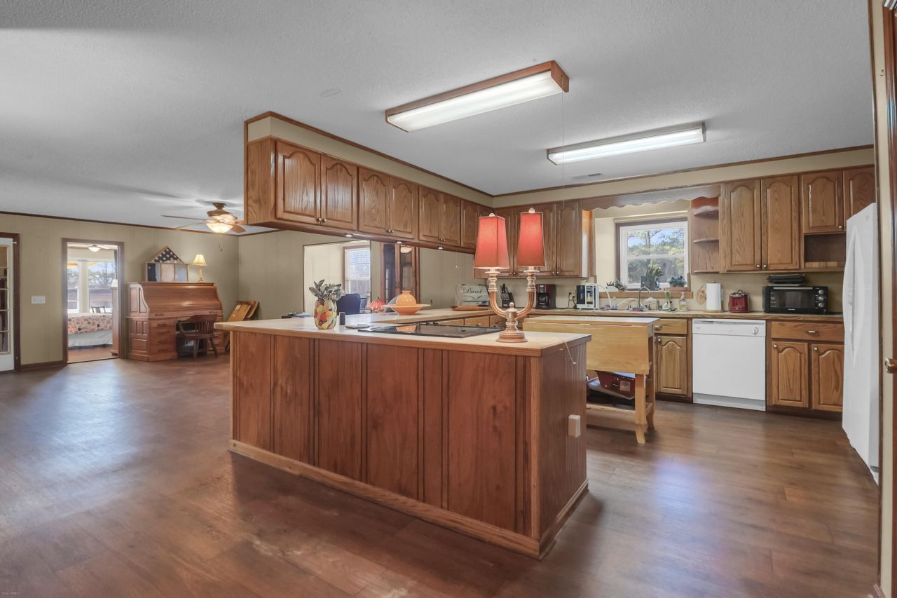 274 Campbell Road Photo 49