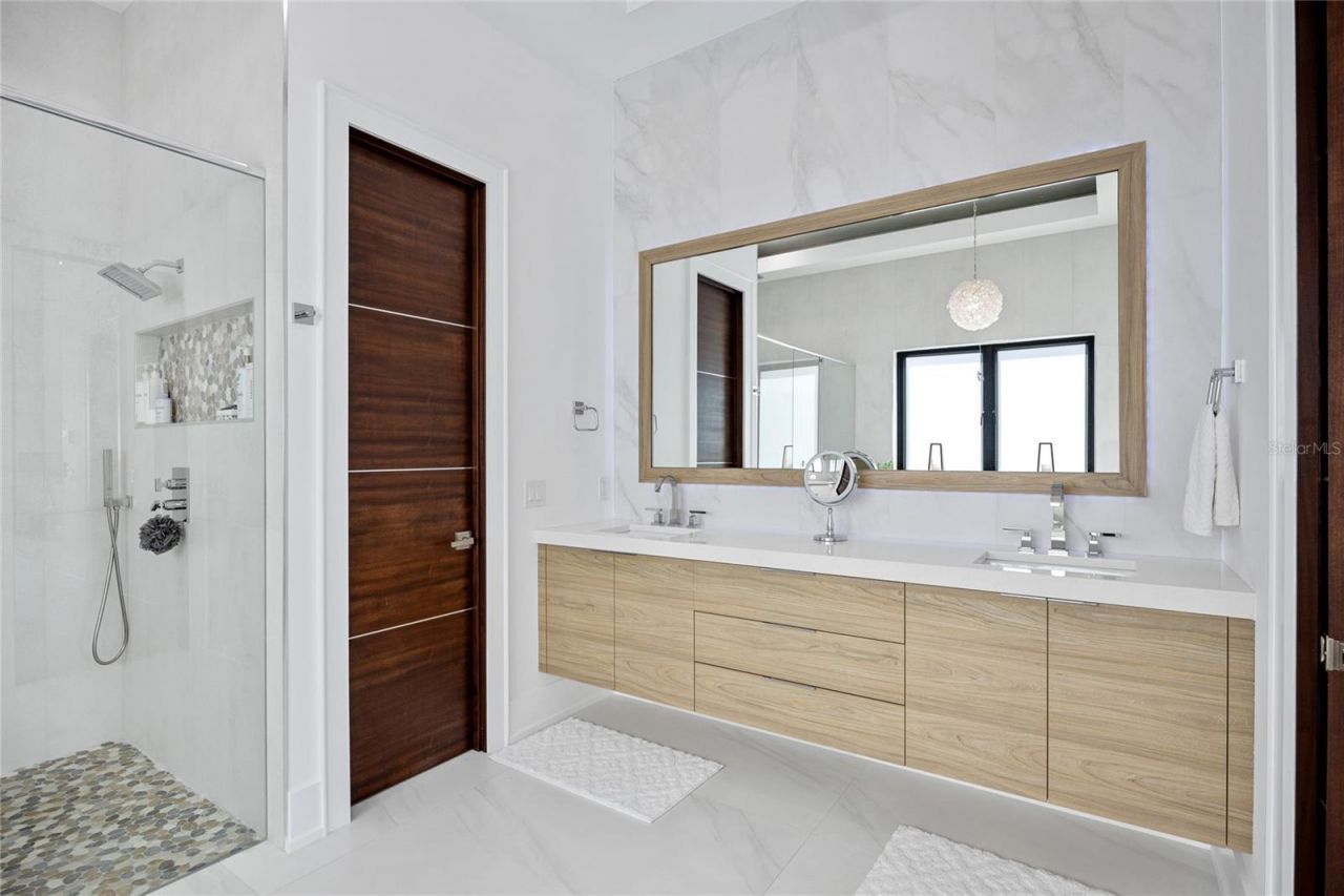 5237 61st Avenue S, Saint Petersburg, FL 33715 Photo