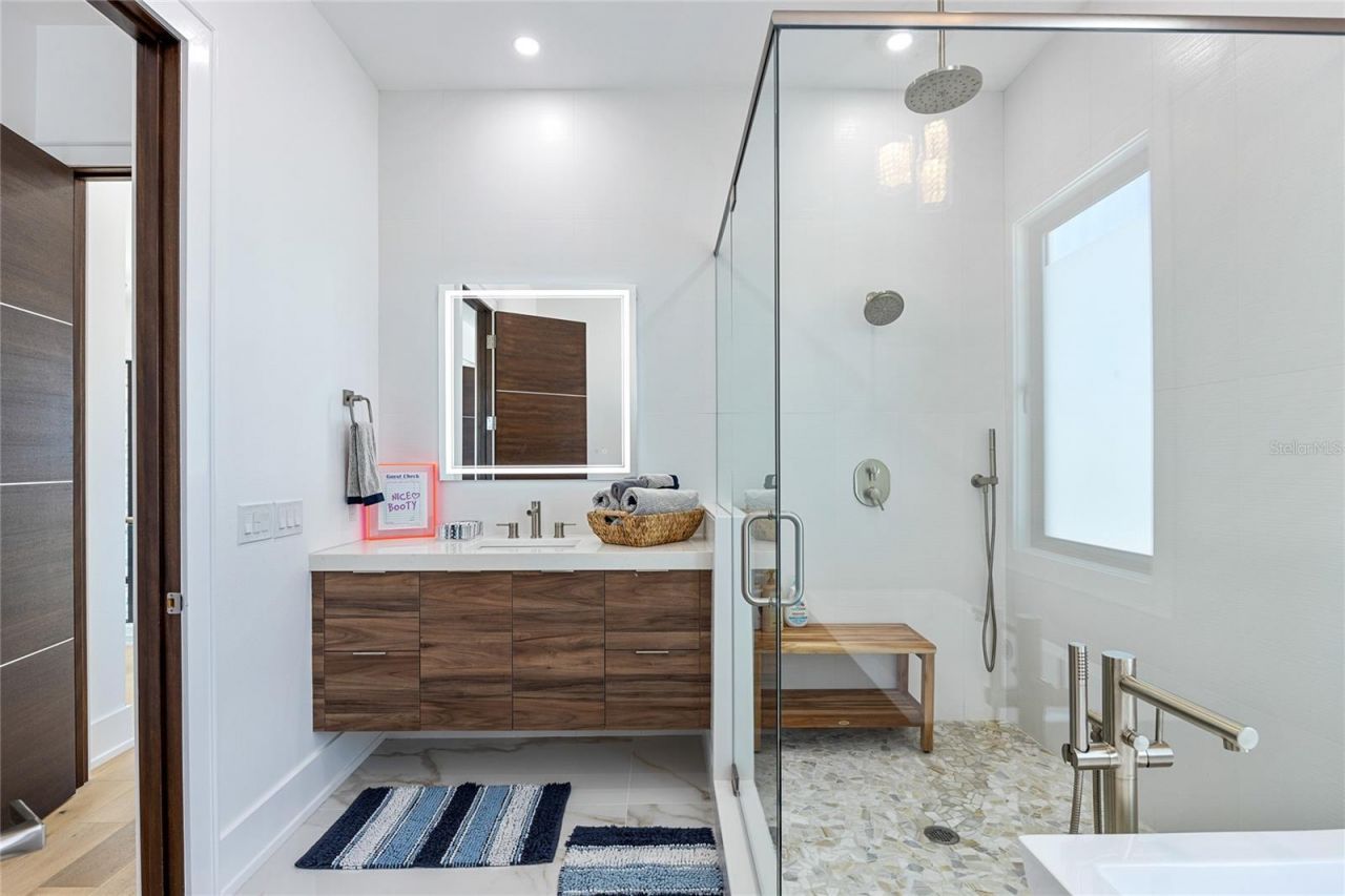 5237 61st Avenue S, Saint Petersburg, FL 33715 Photo