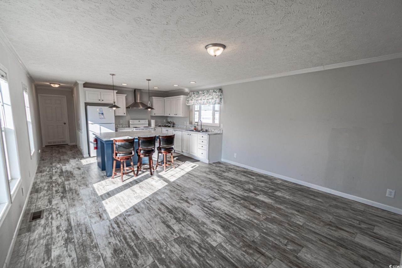223 Air Stream Dr. Photo 4