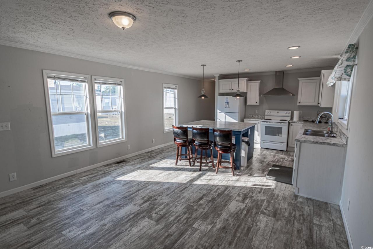 223 Air Stream Dr. Photo 5