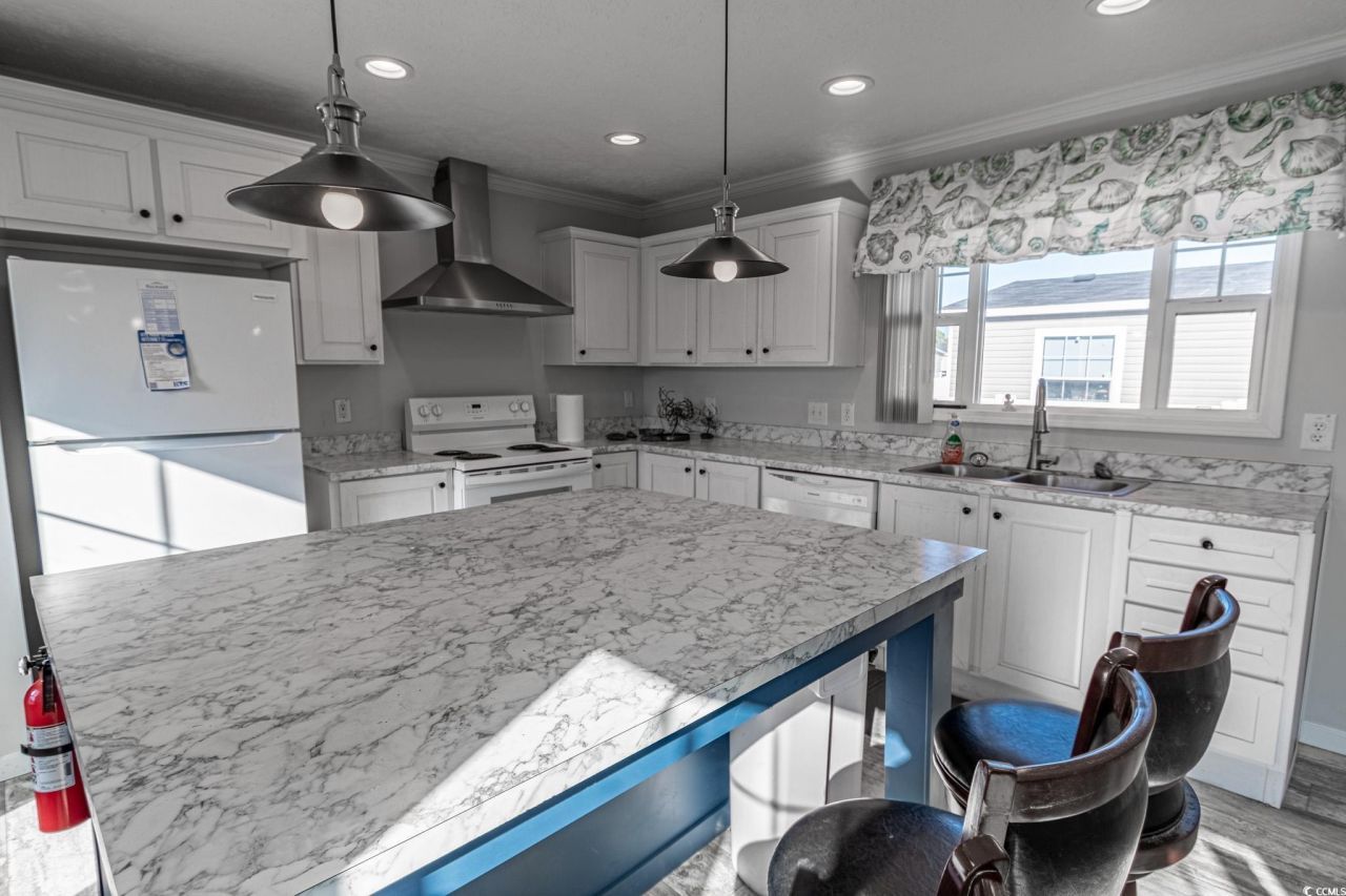 223 Air Stream Dr. Photo 6