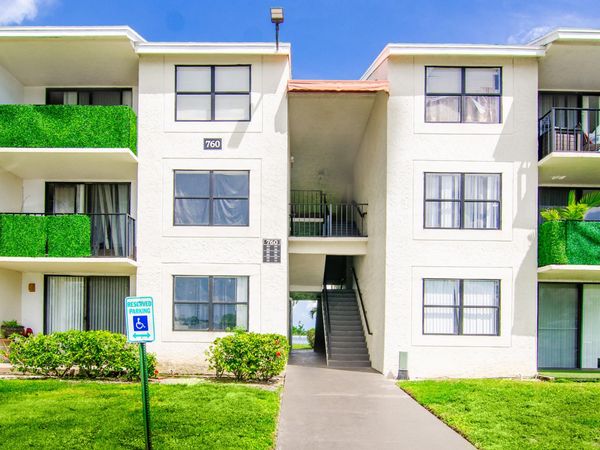 760 Executive Center Drive, Unit 24, West Palm Beach, FL 33401