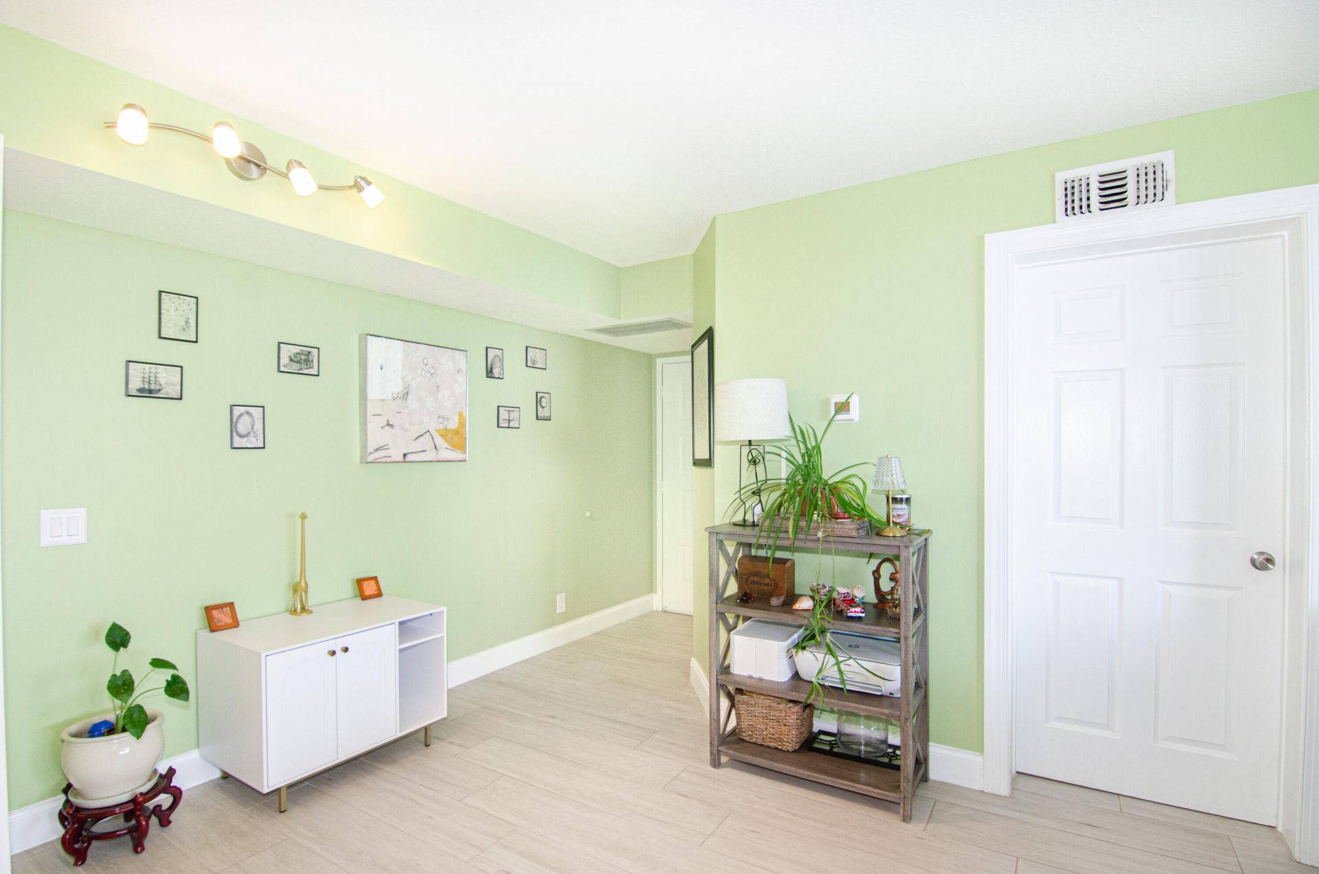 760 Executive Center Drive, Unit 24, West Palm Beach, FL 33401 Photo