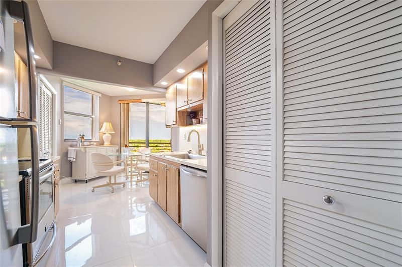 7100 Radice Court, Unit 807, Lauderhill, FL 33319 Photo