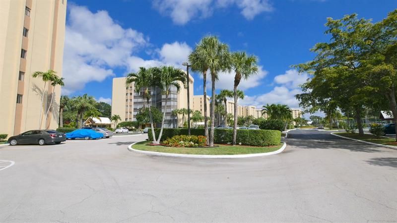 7100 Radice Court, Unit 807, Lauderhill, FL 33319 Photo