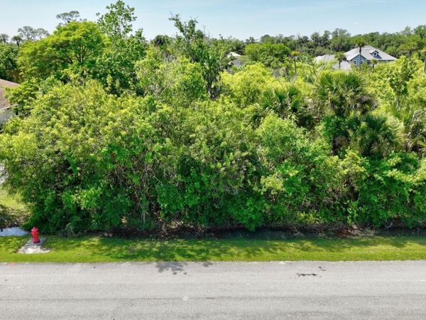 2307 River Branch Drive, Fort Pierce, FL 34981