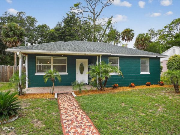 920 School Street, Daytona Beach, FL 32114