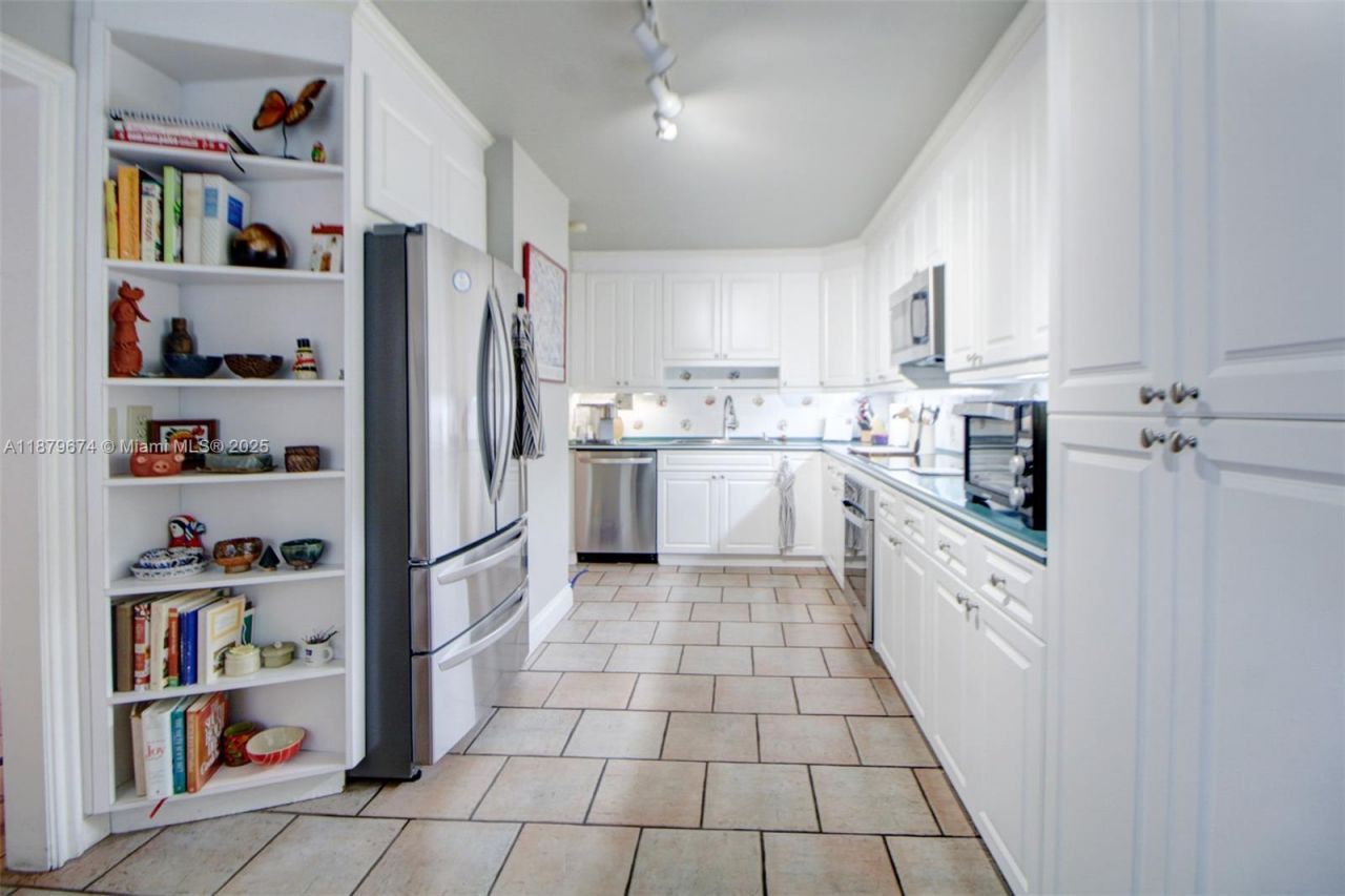 9929 NW 49th Ter, Doral, FL 33178 Photo