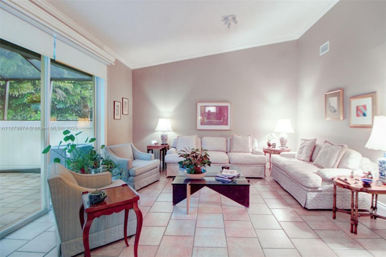 9929 NW 49th Ter, Doral, FL 33178 Photo