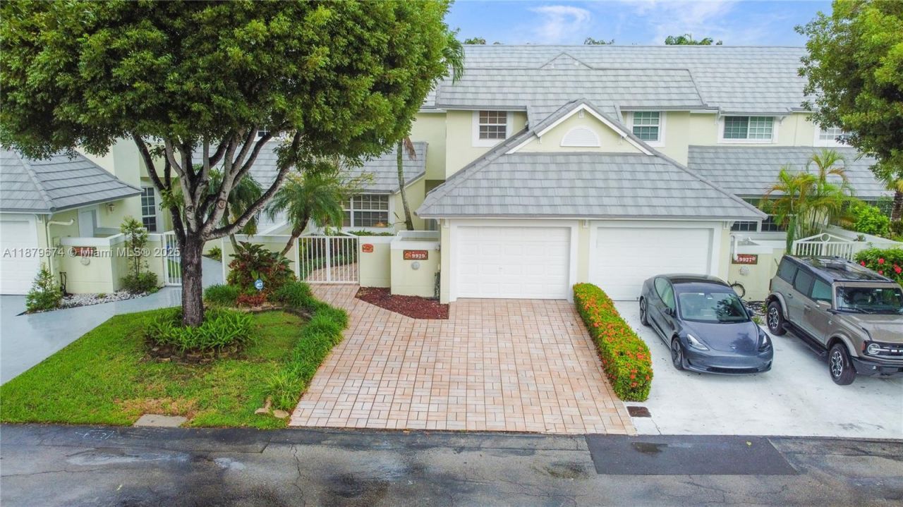 9929 NW 49th Ter, Doral, FL 33178 Photo