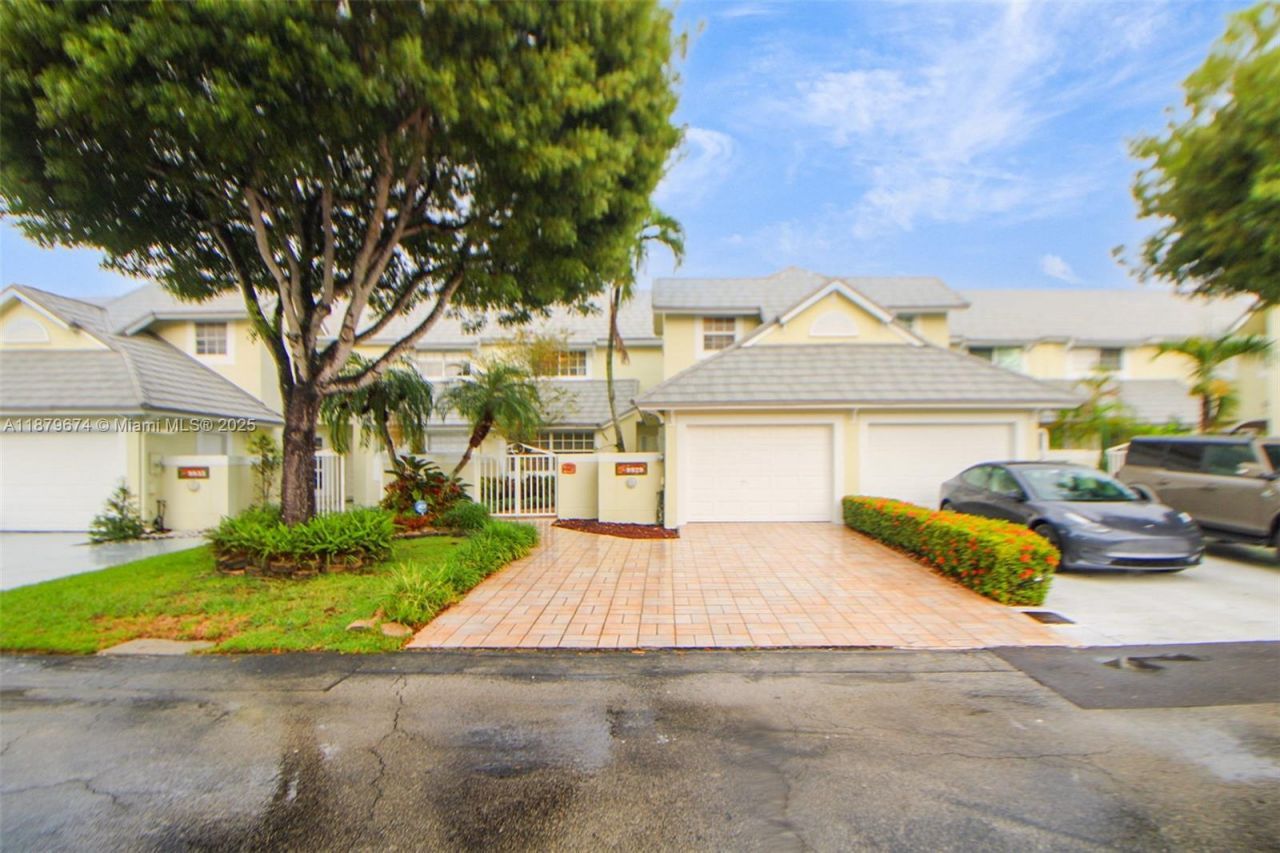 9929 NW 49th Ter, Doral, FL 33178 Photo