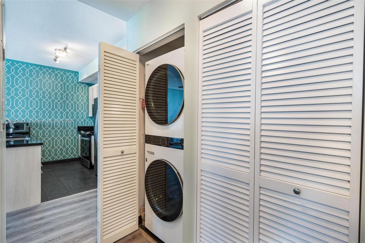 1111 SW 1st Ave, Unit 2721-N, Miami, FL 33130 Photo