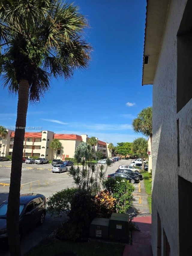 2831 E Sunrise Lakes Dr, Unit 208, Sunrise, FL 33322 Photo