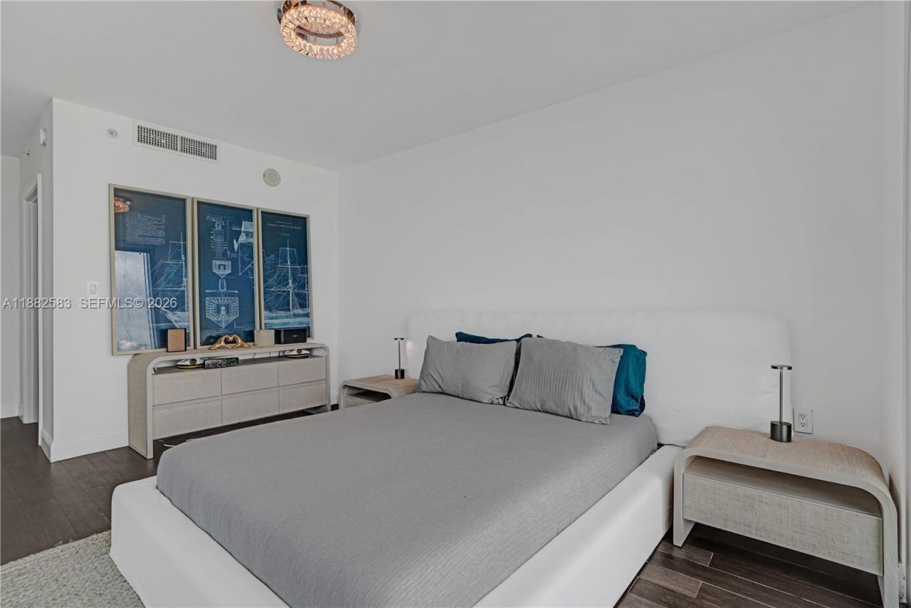 7930 East Dr, Unit 1808, North Bay Village, FL 33141 Photo