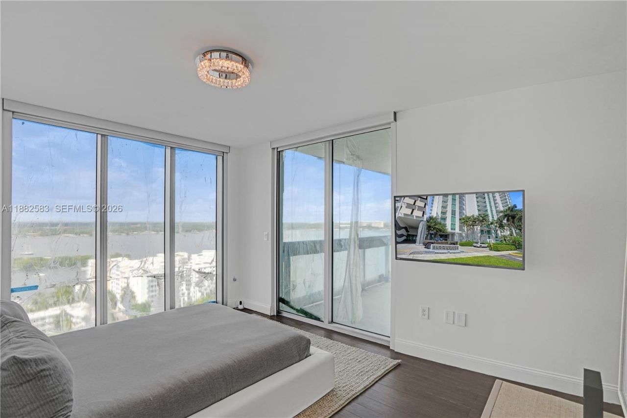 7930 East Dr, Unit 1808, North Bay Village, FL 33141 Photo