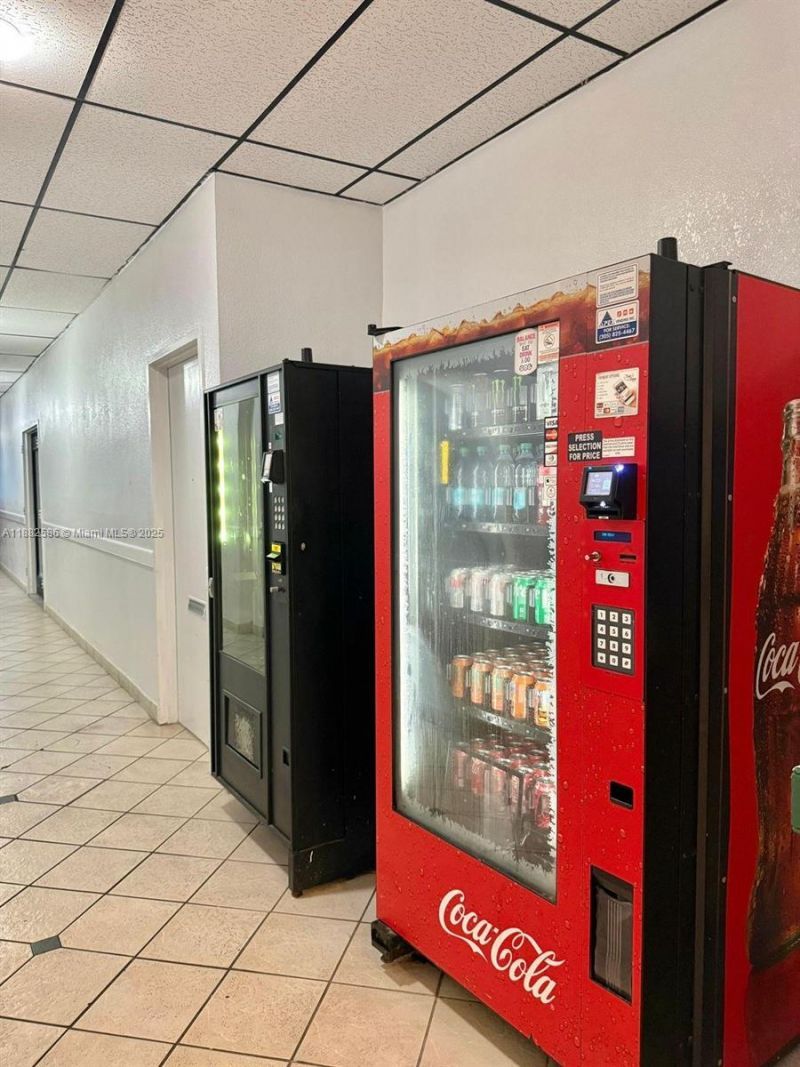 1351 NE Miami Gardens Dr, Unit 704E, Miami, FL 33179 Photo