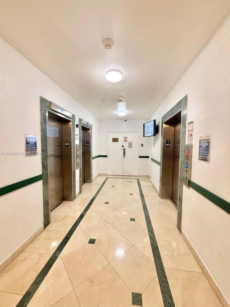 1351 NE Miami Gardens Dr, Unit 704E, Miami, FL 33179 Photo