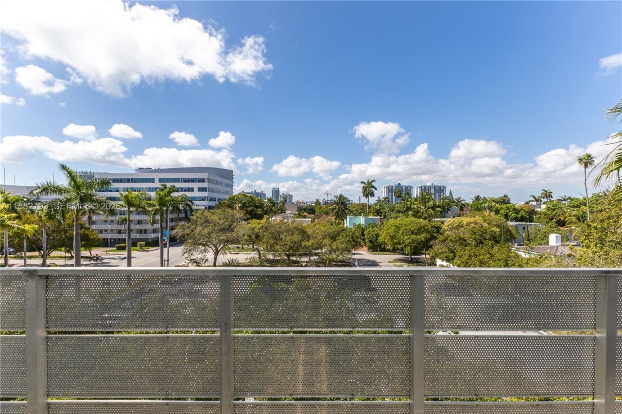 1700 Meridian Ave, Unit 406, Miami Beach, FL 33139 Photo