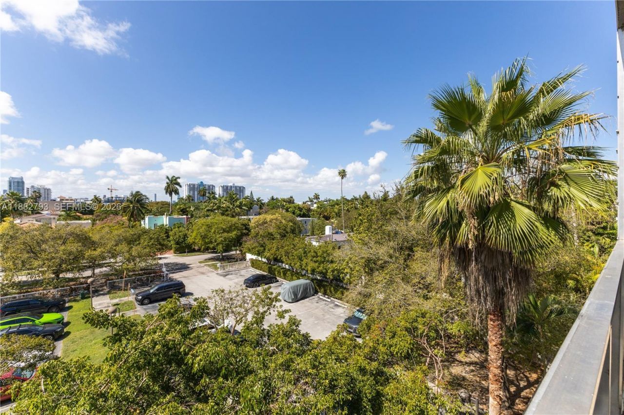 1700 Meridian Ave, Unit 406, Miami Beach, FL 33139 Photo