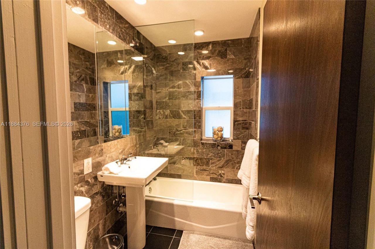 744 NE 16th Ave, Fort Lauderdale, FL 33304 Photo