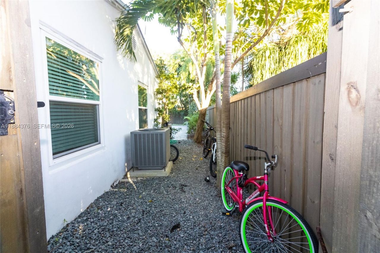 744 NE 16th Ave, Fort Lauderdale, FL 33304 Photo