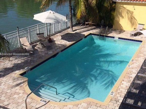 4812 Pine Tree Dr, Unit 205, Miami Beach, FL 33140