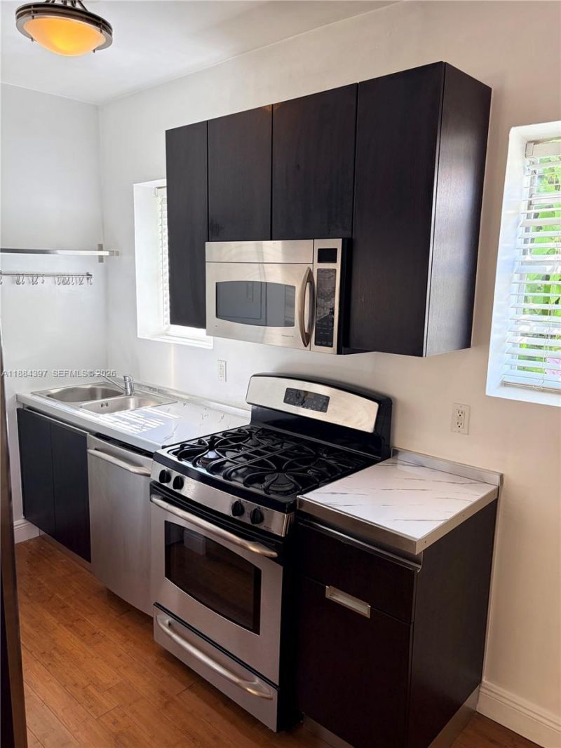 4812 Pine Tree Dr, Unit 205, Miami Beach, FL 33140 Photo