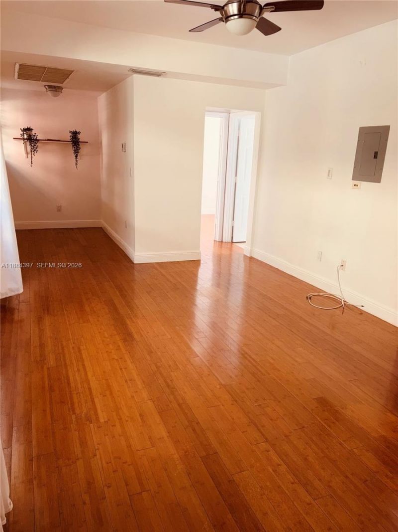 4812 Pine Tree Dr, Unit 205, Miami Beach, FL 33140 Photo