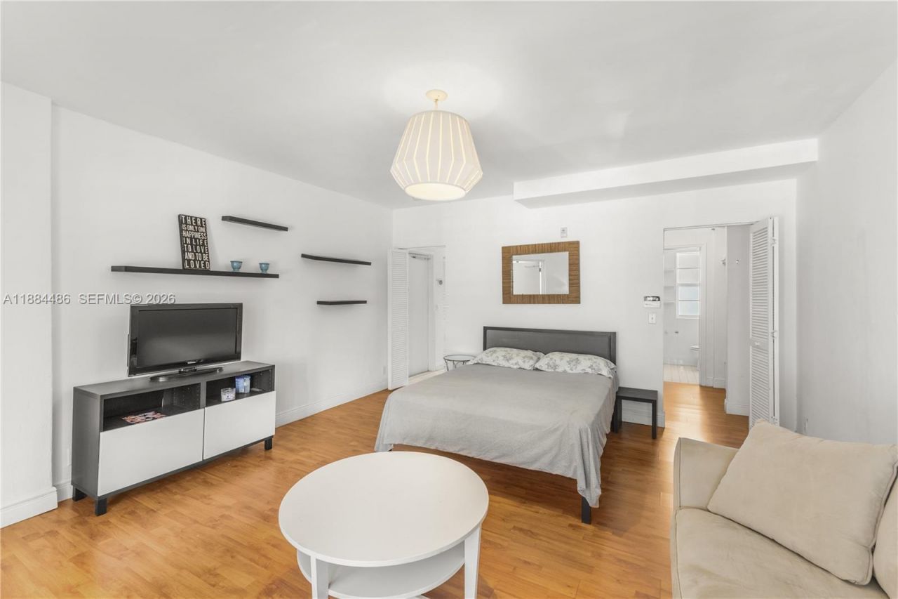 1241 14th St, Unit 9, Miami Beach, FL 33139 Photo