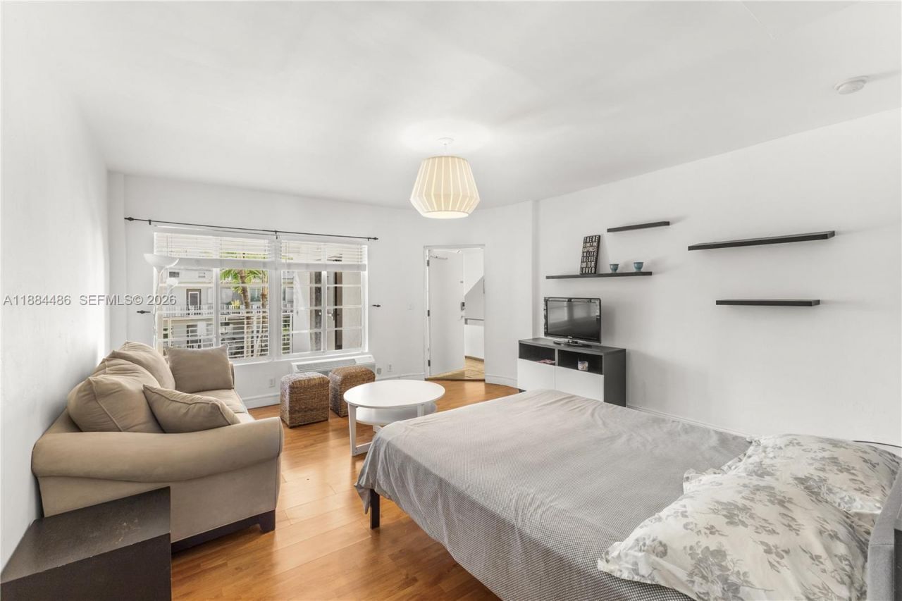 1241 14th St, Unit 9, Miami Beach, FL 33139 Photo