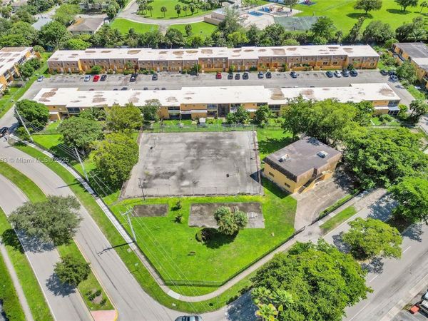 2600 NW 60th Ter, Sunrise, FL 33313