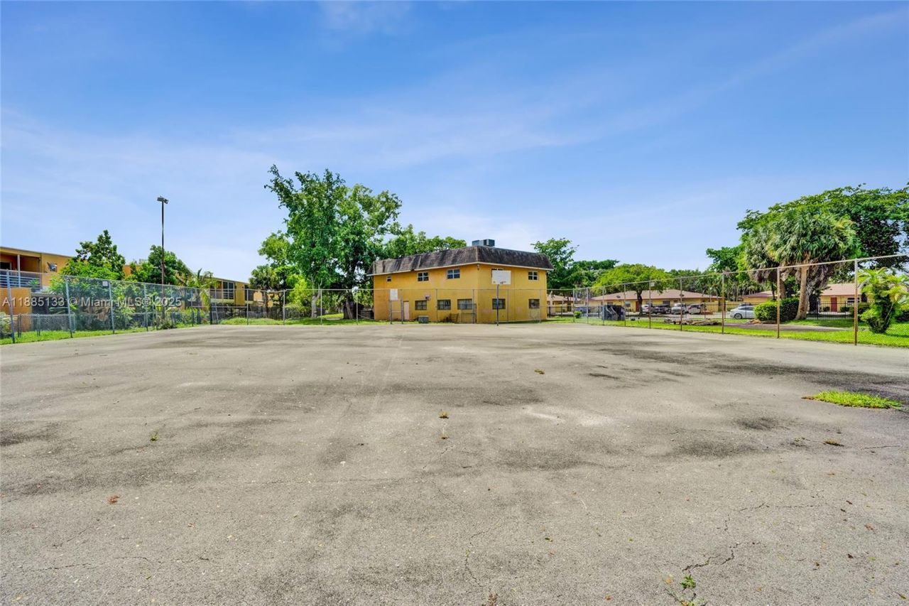 2600 NW 60th Ter, Sunrise, FL 33313 Photo