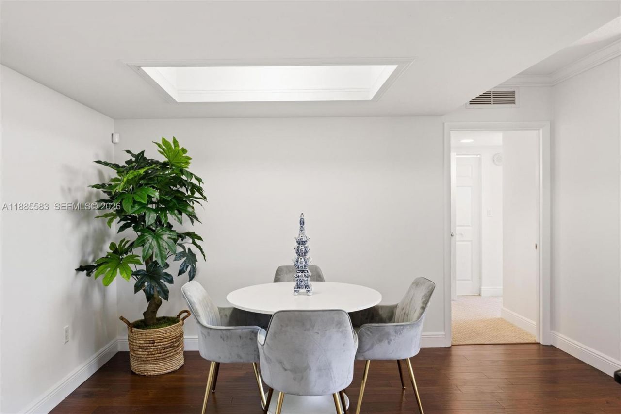 3232 SW 22nd Ter, Unit 1003, Miami, FL 33145 Photo