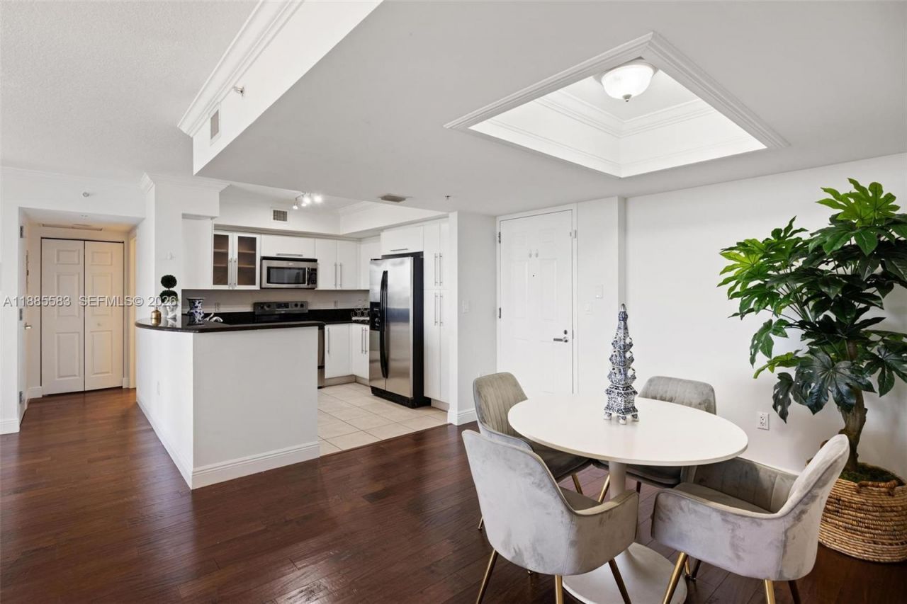 3232 SW 22nd Ter, Unit 1003, Miami, FL 33145 Photo