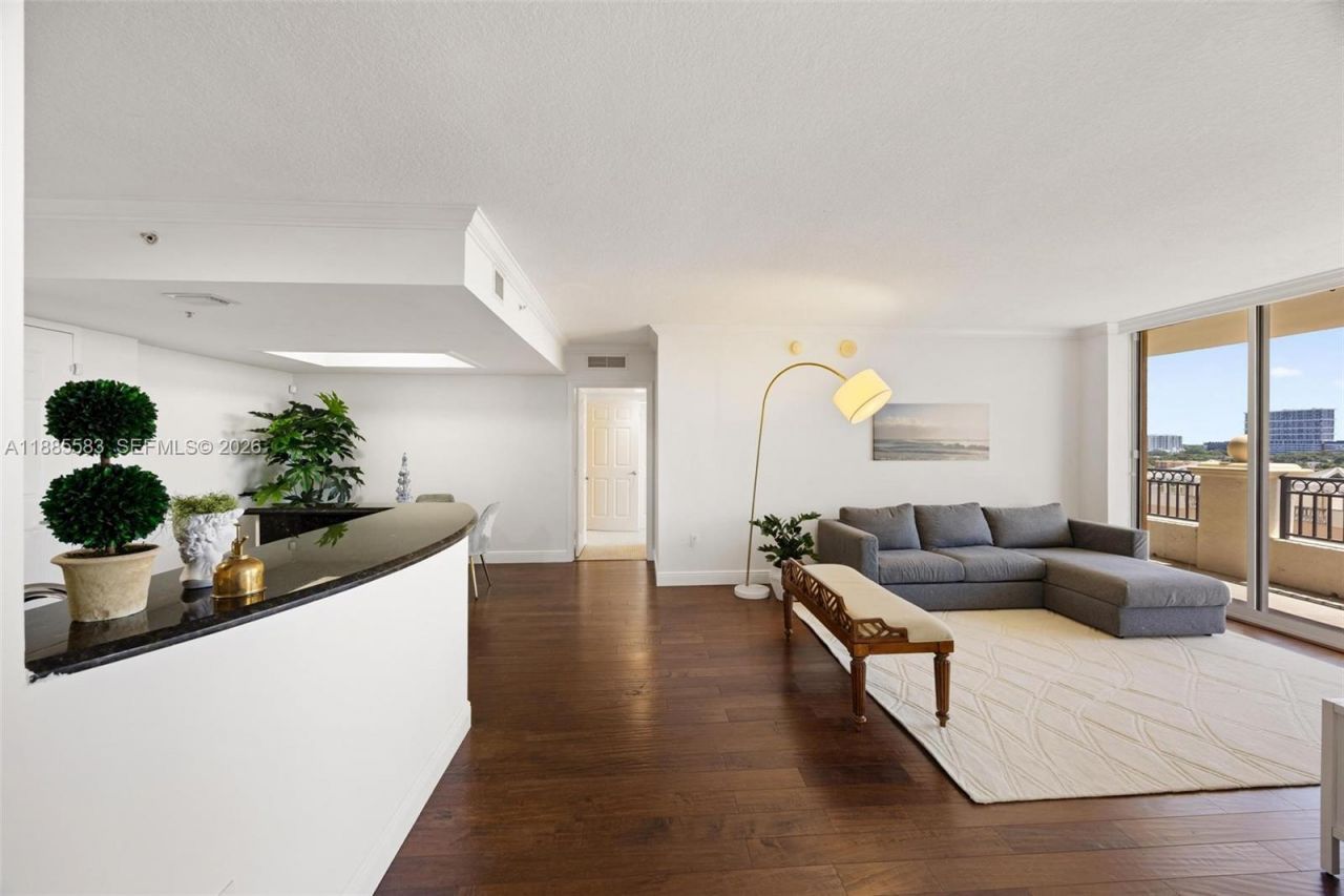 3232 SW 22nd Ter, Unit 1003, Miami, FL 33145 Photo