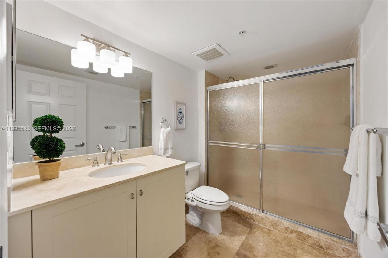 3232 SW 22nd Ter, Unit 1003, Miami, FL 33145 Photo