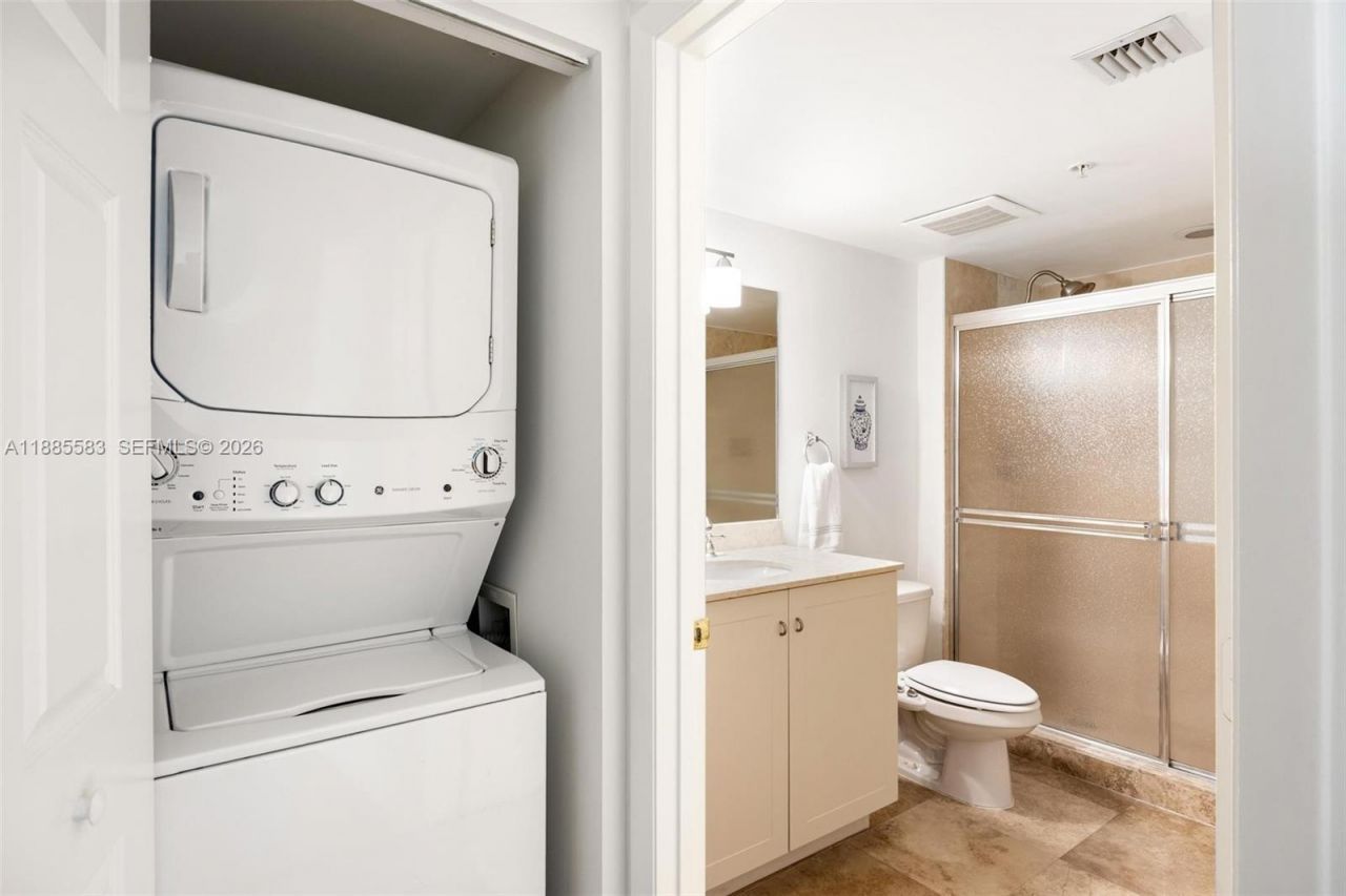 3232 SW 22nd Ter, Unit 1003, Miami, FL 33145 Photo