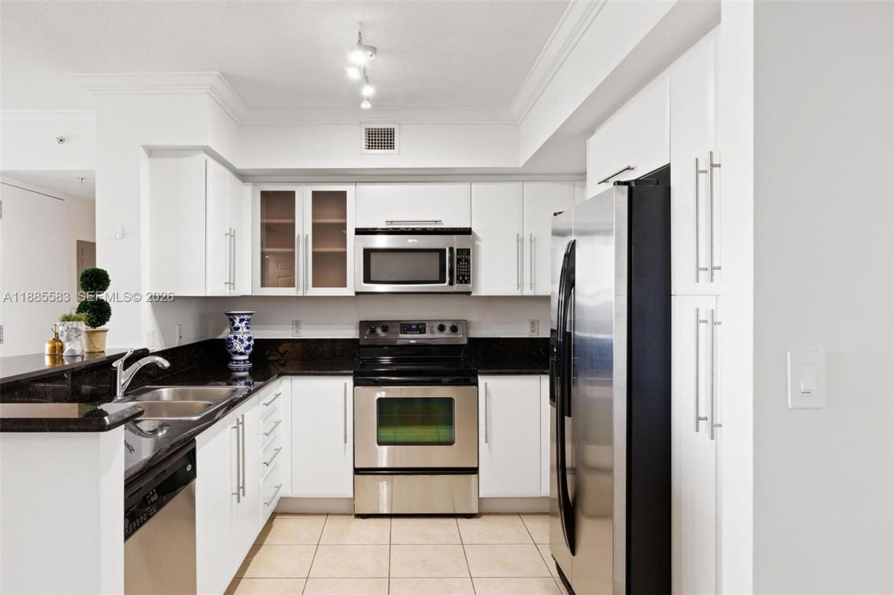 3232 SW 22nd Ter, Unit 1003, Miami, FL 33145 Photo