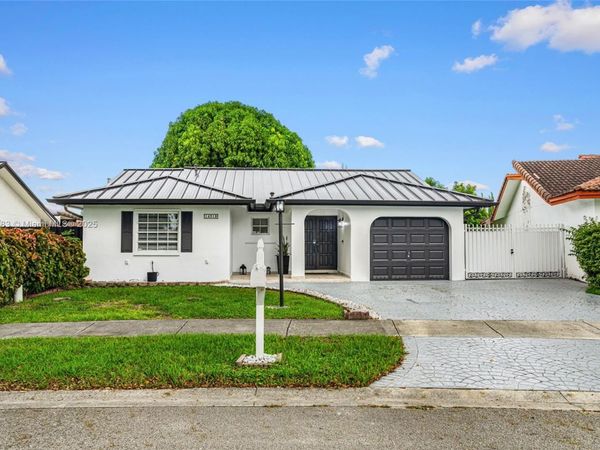 14319 SW 100th Ln, Miami, FL 33186