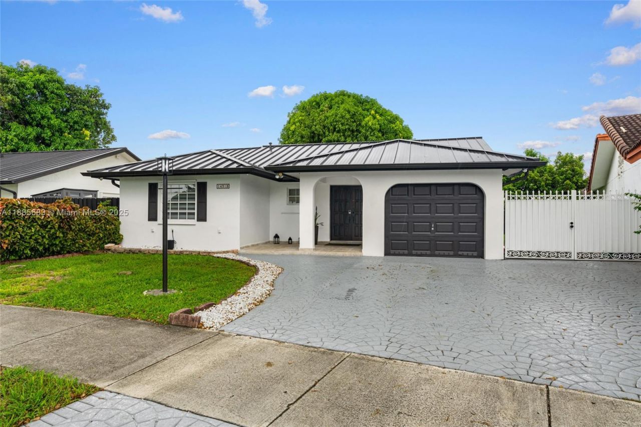 14319 SW 100th Ln, Miami, FL 33186 Photo